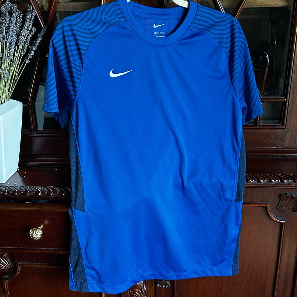Nike Men's Blue Sports Shirt